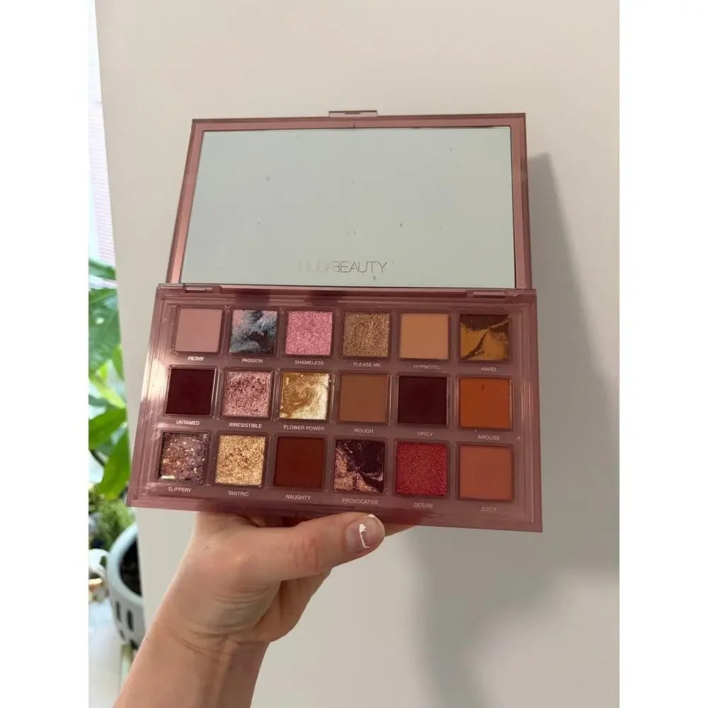 NEW Huda Beauty Naughty Nudes Eyeshadow Palette